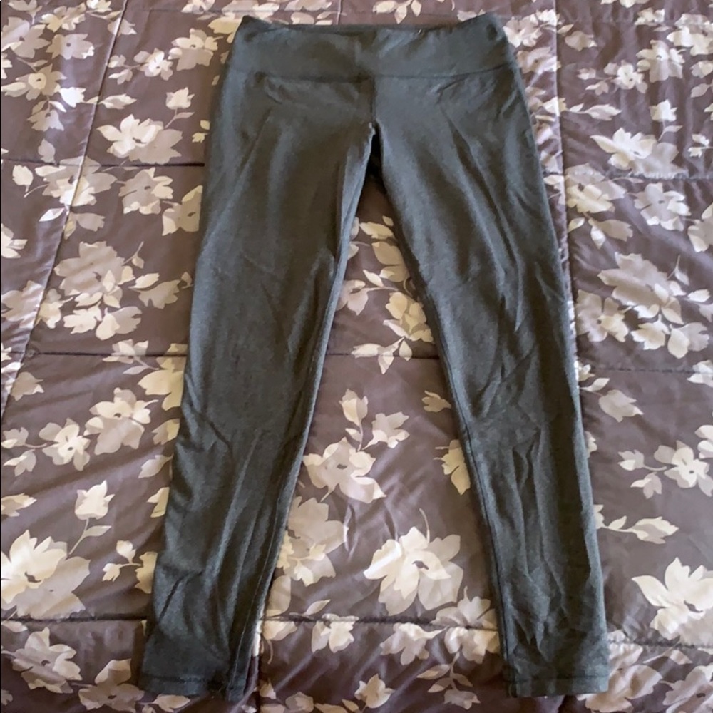 women’s grey leggings